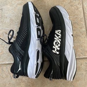 Great condition!!!! Men’s size 11 Hoka-Bondi 7